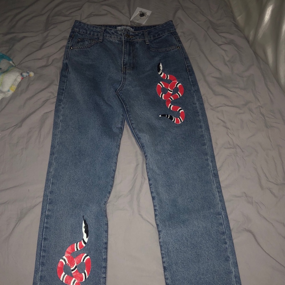 Adika jeans